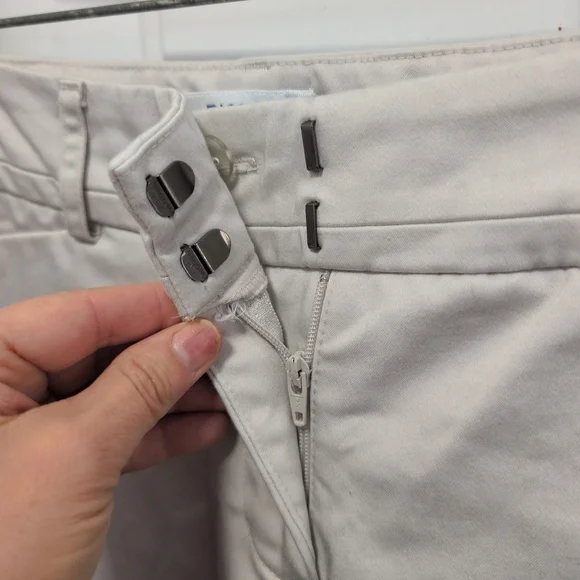 Ricki's Elegant Cream Capris - Picture 7 of 9